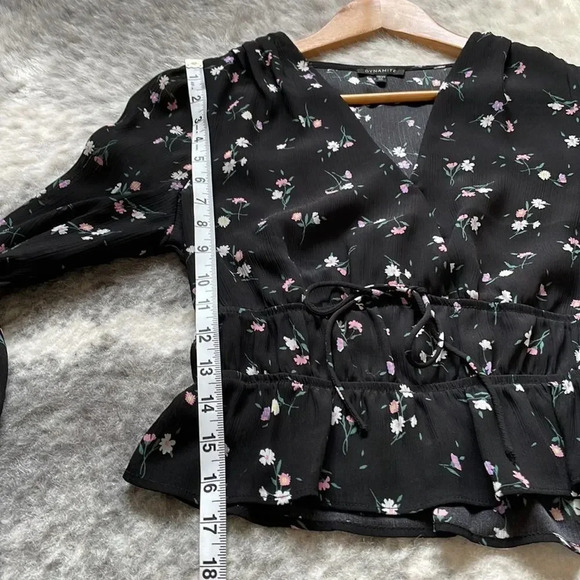 🔥4/$20 Dynamite Floral Blouse - Picture 16 of 16